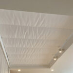 吹き抜けに天幕を付けました