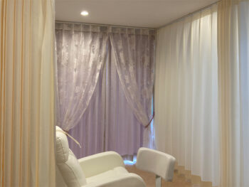 エレガントスタイルの窓廻りコーディネート